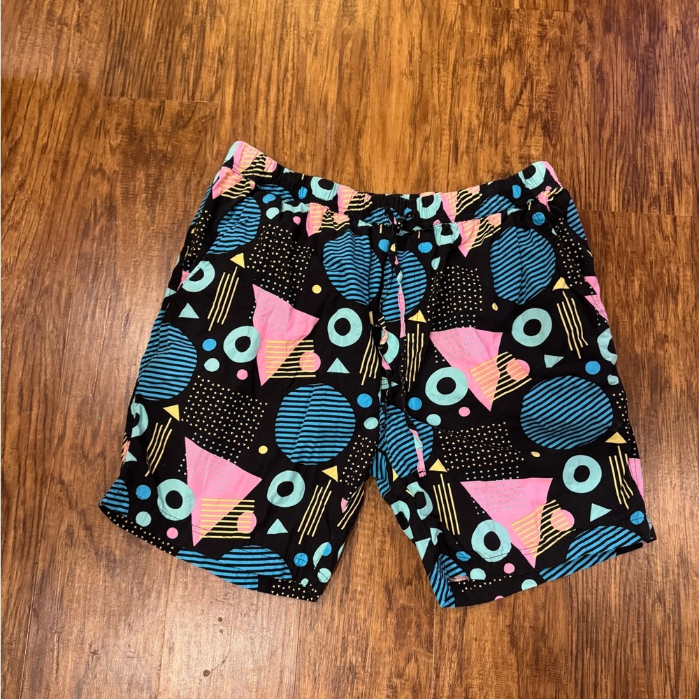 90s themed shorts Men
